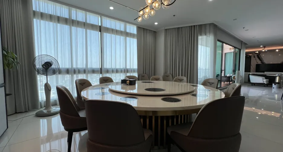 For rent 3 bedrooms condo in Watthana, Bangkok