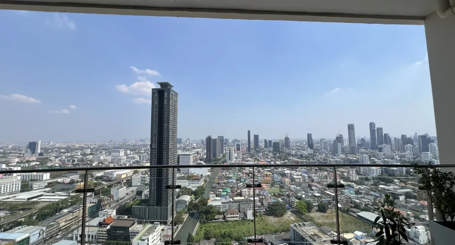 For rent 3 bedrooms condo in Watthana, Bangkok