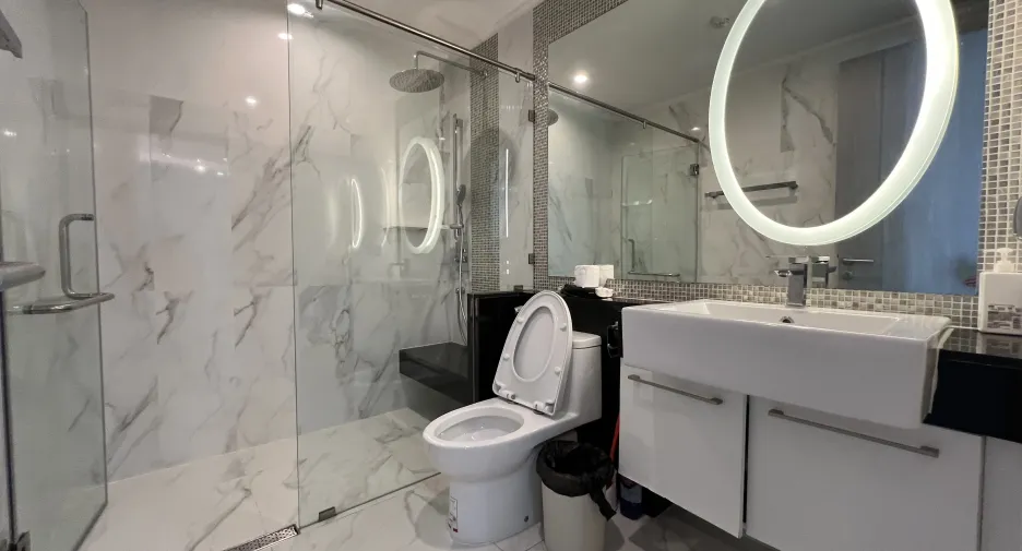 For rent 3 bedrooms condo in Watthana, Bangkok