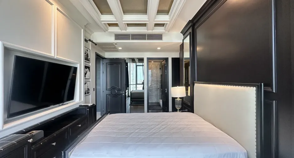 For rent 2 bedrooms condo in Watthana, Bangkok