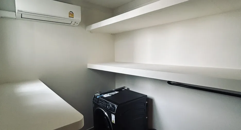 For rent 3 bedrooms condo in Sathon, Bangkok