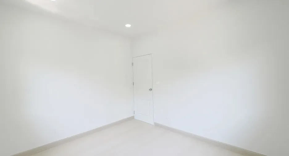 For sale 4 bedrooms house in Khlong Luang, Pathum Thani