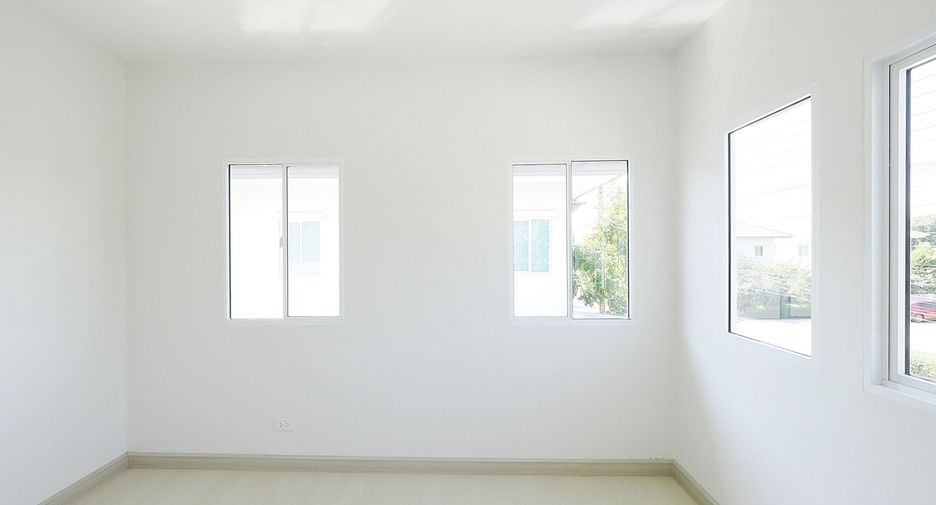 For sale 4 bedrooms house in Khlong Luang, Pathum Thani