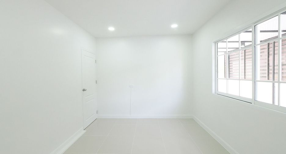 For sale 4 bedrooms house in Khlong Luang, Pathum Thani