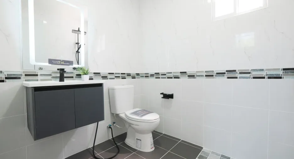 For sale 4 bedrooms house in Khlong Luang, Pathum Thani