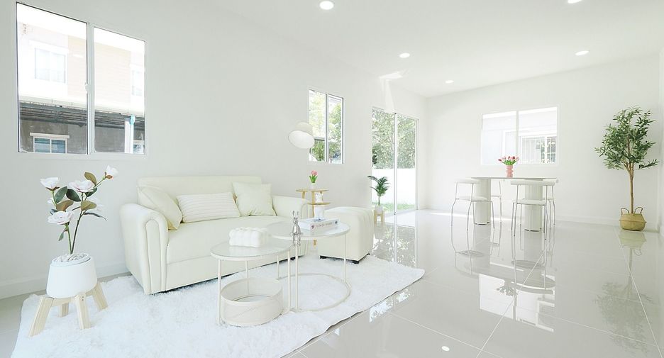 For sale 4 bedrooms house in Khlong Luang, Pathum Thani