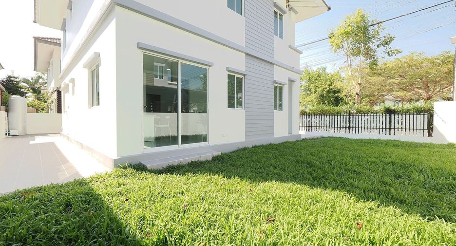 For sale 4 bedrooms house in Khlong Luang, Pathum Thani