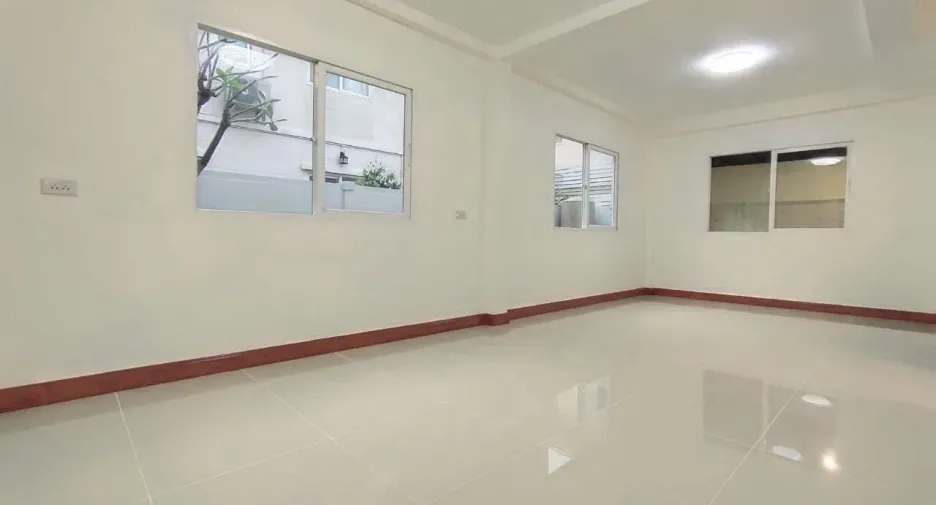For sale 4 bedrooms house in Bang Bua Thong, Nonthaburi