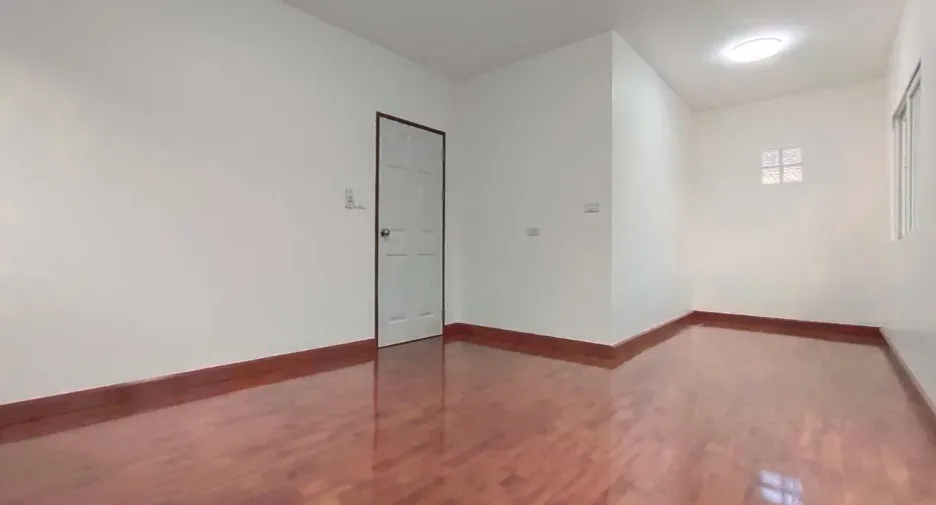 For sale 4 bedrooms house in Bang Bua Thong, Nonthaburi