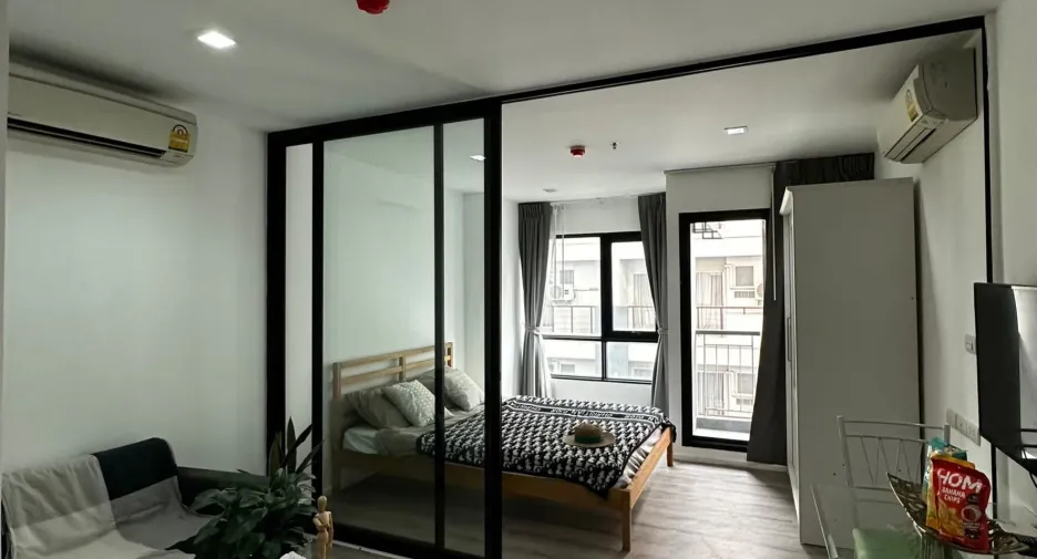 For rent studio condo in Mueang Samut Prakan, Samut Prakan