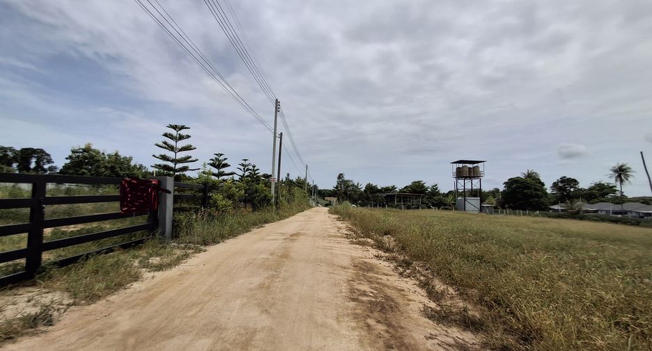 Gewerbefläche zum Kauf mit 30 Zimmer in Mueang Rayong, Rayong
