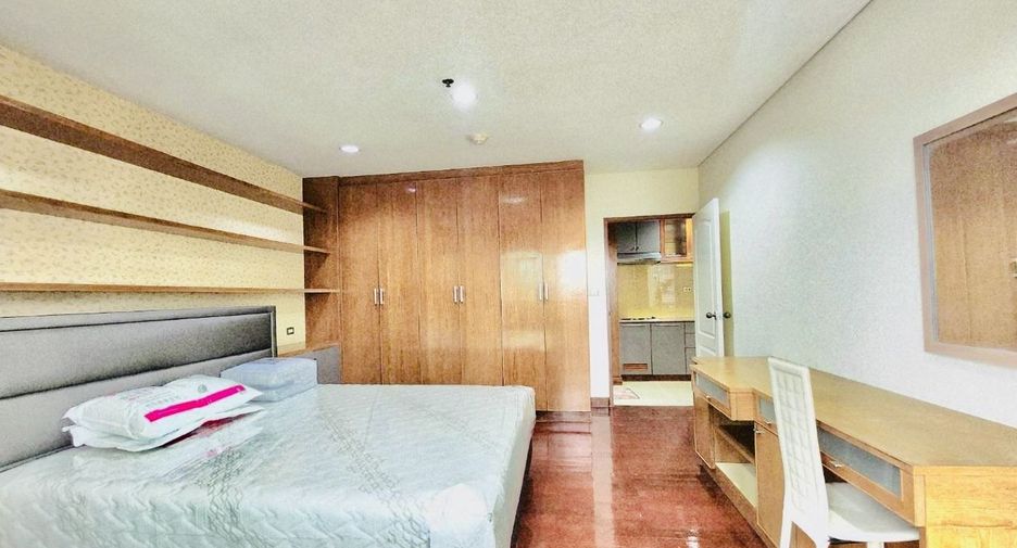 For rent 1 bed condo in Sathon, Bangkok