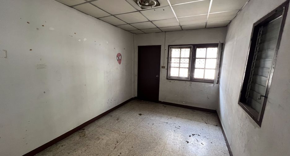 Reihenhaus zum Kauf mit 3 Zimmer in Thawi Watthana, Bangkok