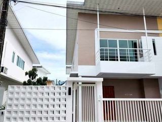 Casa adosada en venta de 3 habitaciones en Mueang Phuket, Phuket