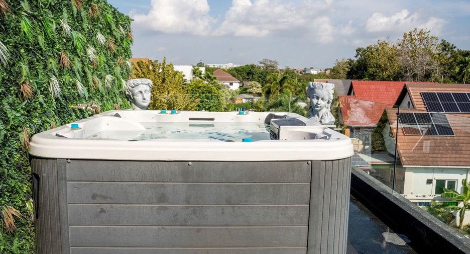 À vendre et à louer 8 chambres villa à Bang Lamung, Chonburi