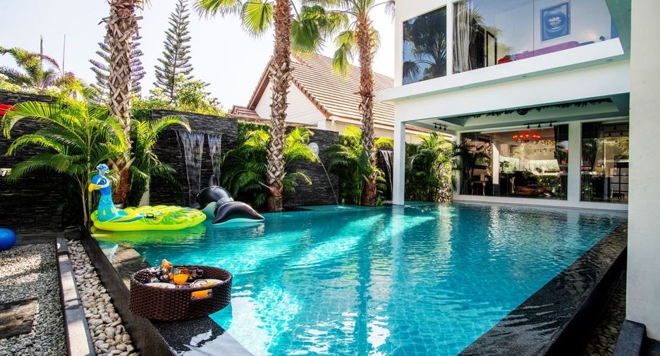 À vendre et à louer 8 chambres villa à Bang Lamung, Chonburi