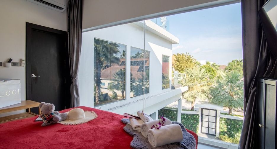À vendre et à louer 8 chambres villa à Bang Lamung, Chonburi