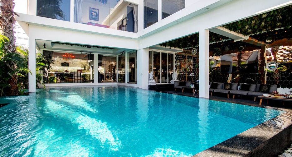 À vendre et à louer 8 chambres villa à Bang Lamung, Chonburi
