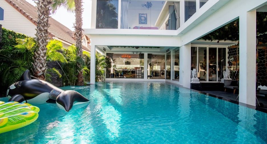 À vendre et à louer 8 chambres villa à Bang Lamung, Chonburi