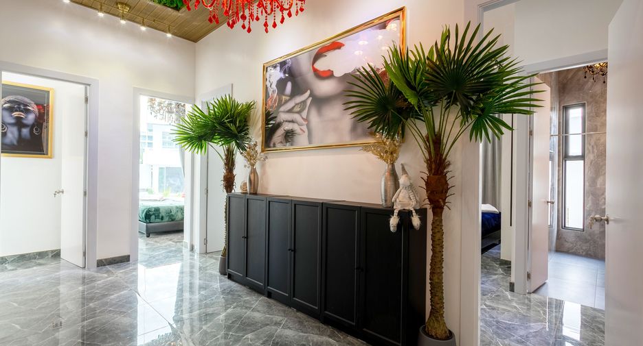 À vendre et à louer 10 chambres villa à Bang Lamung, Chonburi