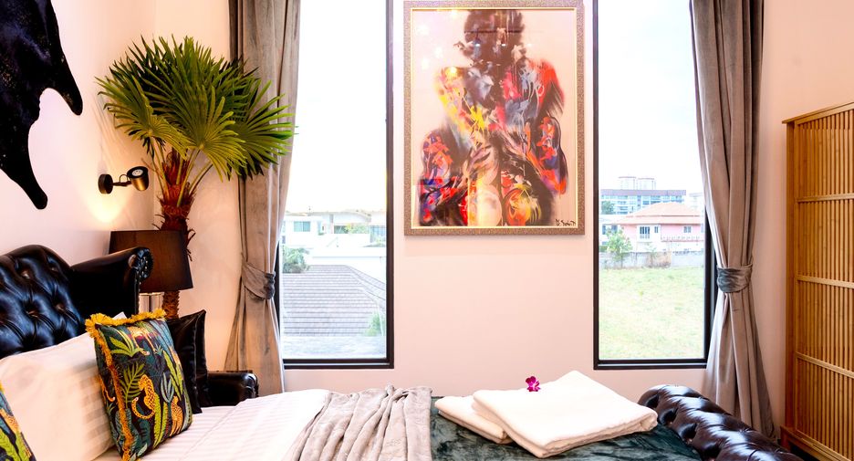 À vendre et à louer 10 chambres villa à Bang Lamung, Chonburi