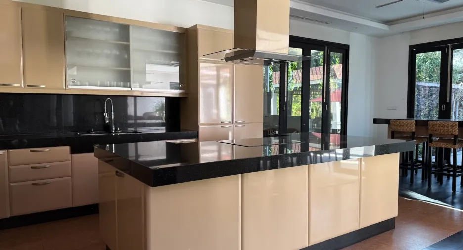 À vendre 6 chambres villa à Hua Hin, Prachuap Khiri Khan