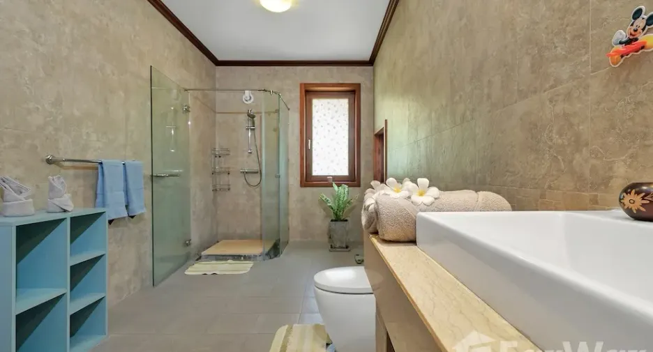 À vendre et à louer 5 chambres villa à Ko Samui, Surat Thani