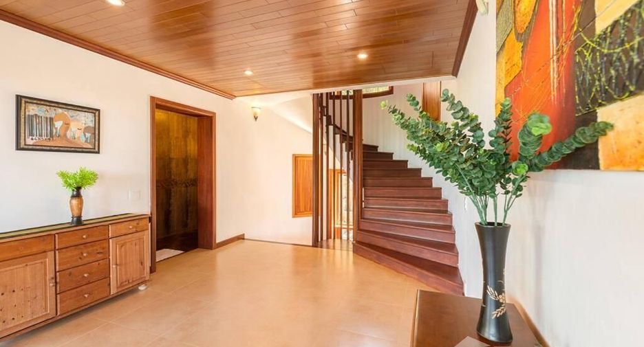 À vendre et à louer 5 chambres villa à Ko Samui, Surat Thani