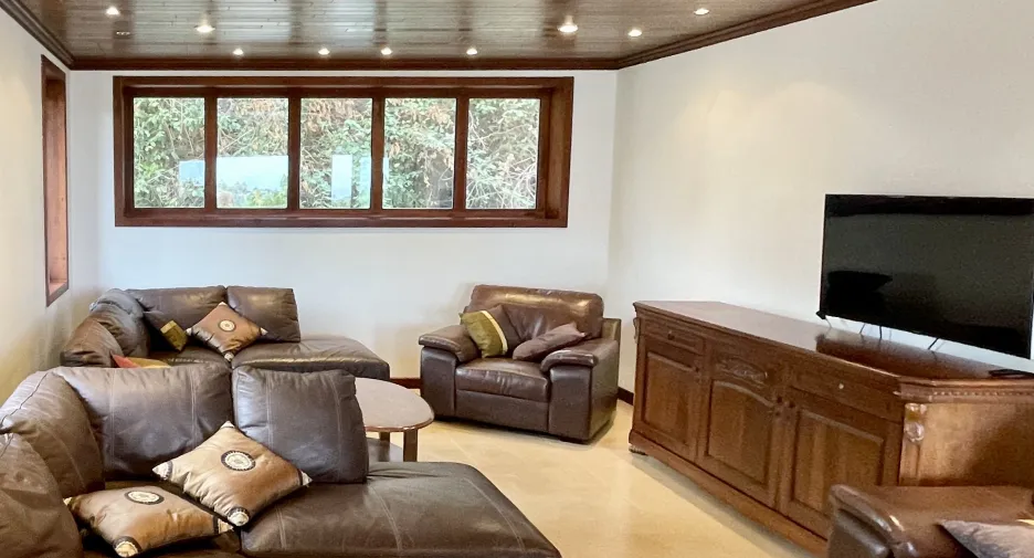 À vendre et à louer 5 chambres villa à Ko Samui, Surat Thani