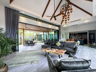 Villa zum Kauf und zur Miete mit 3 Zimmer in Thalang, Phuket