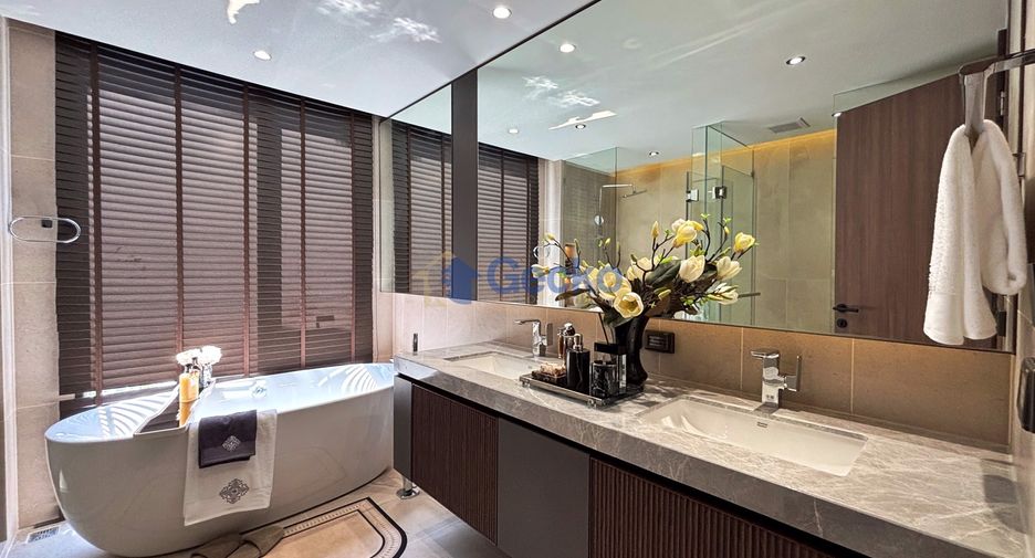 For sale 3 bedrooms condo in Sattahip, Chonburi