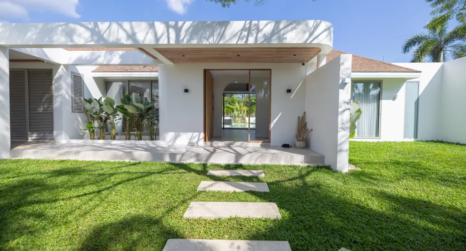 For sale and for rent 5 bedrooms house in Thalang, Phuket