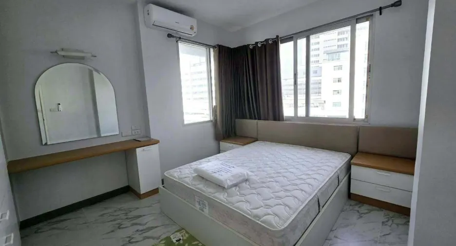 À louer 2 chambres condo à Bang Na, Bangkok
