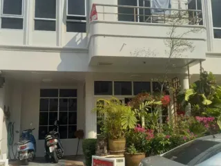 À vendre et à louer 3 chambres maison à Bang Lamung, Chonburi