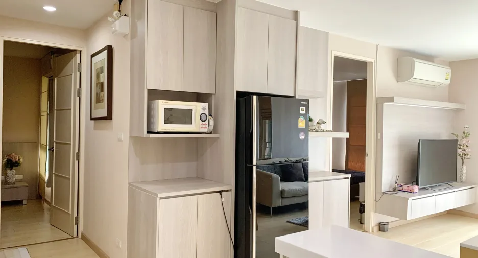 For rent 2 bedrooms condo in Watthana, Bangkok