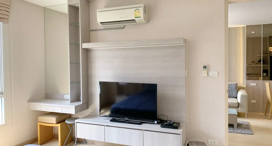 For rent 2 bedrooms condo in Watthana, Bangkok