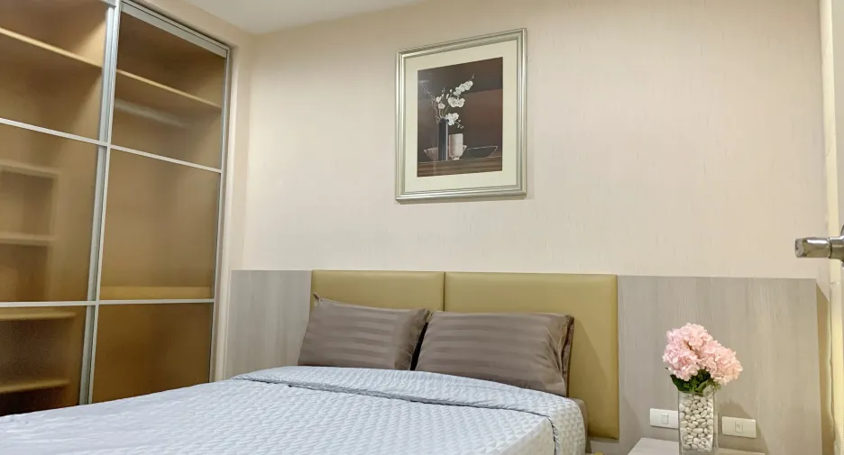 For rent 2 bedrooms condo in Watthana, Bangkok
