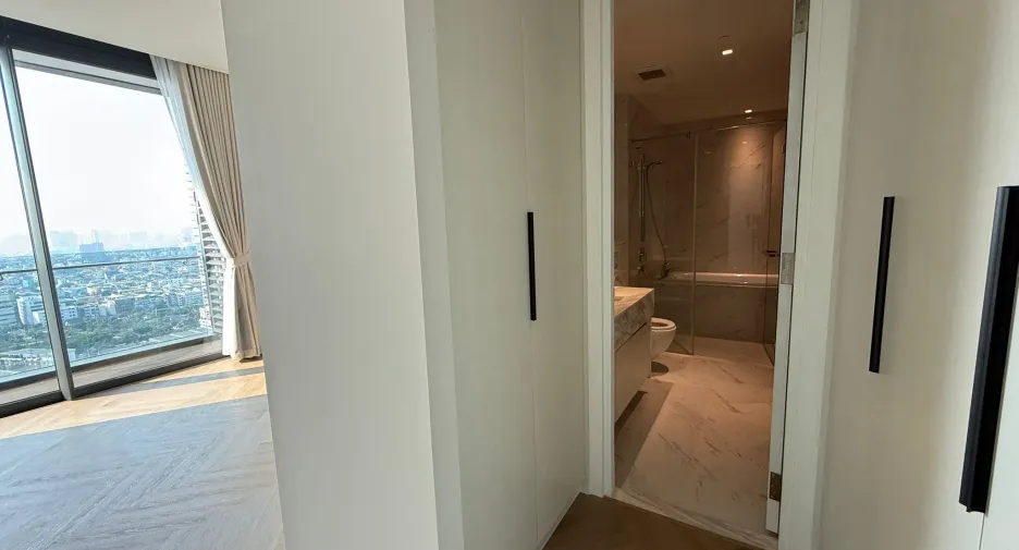 For rent 3 bedrooms condo in Bang Kho Laem, Bangkok