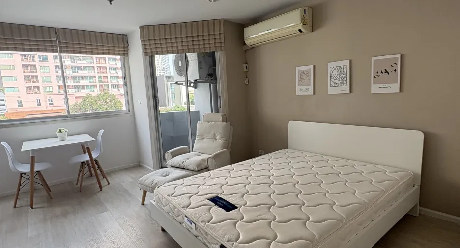 For rent studio condo in Bang Rak, Bangkok