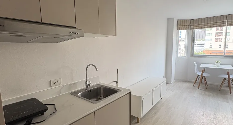 For rent studio condo in Bang Rak, Bangkok