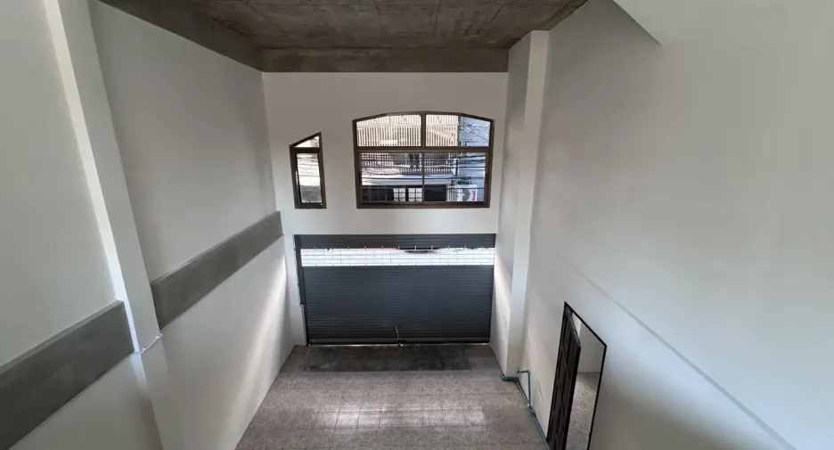 Casa adosada en alquiler de 5 habitaciones en Watthana, Bangkok