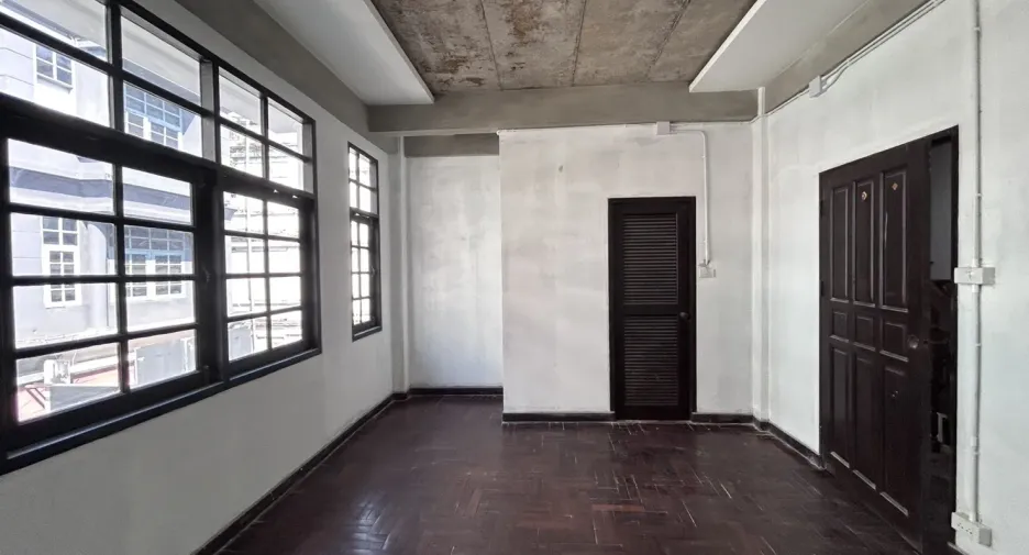 Casa adosada en alquiler de 5 habitaciones en Watthana, Bangkok