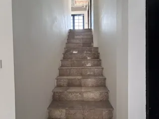 Casa adosada en alquiler de 5 habitaciones en Watthana, Bangkok