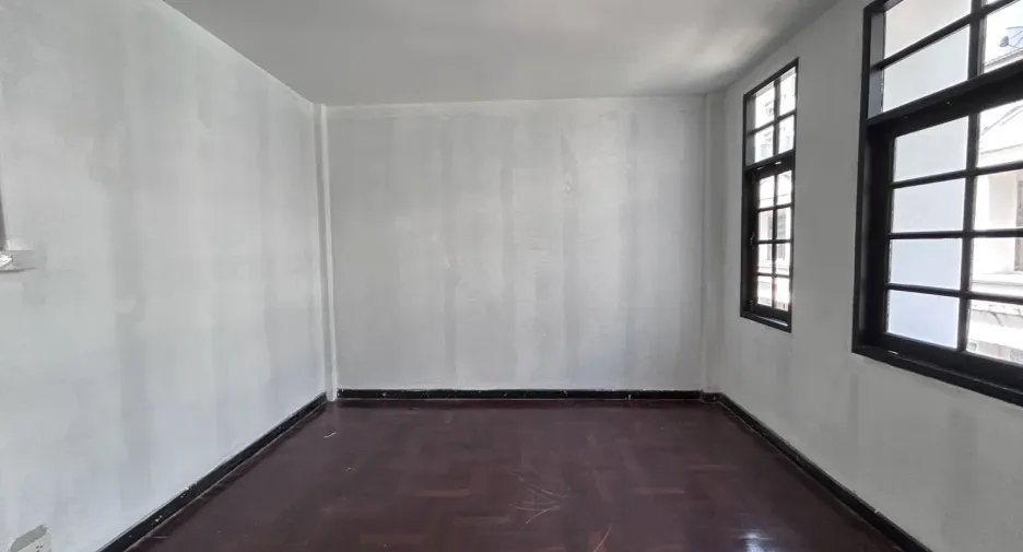 Casa adosada en alquiler de 5 habitaciones en Watthana, Bangkok