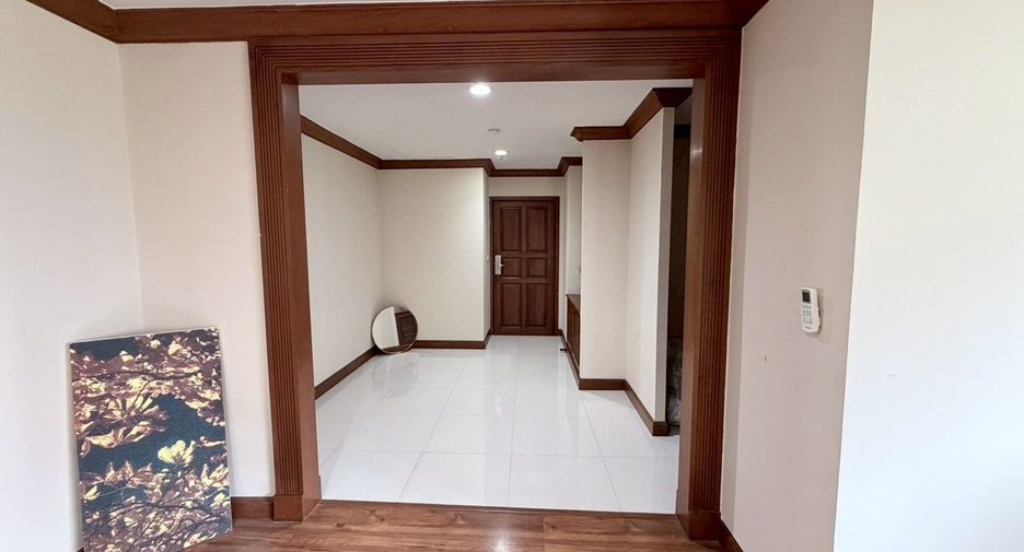 For rent 3 ベッドルーム apartment in Watthana, Bangkok