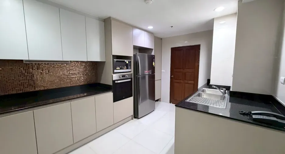 For rent 3 ベッドルーム apartment in Watthana, Bangkok