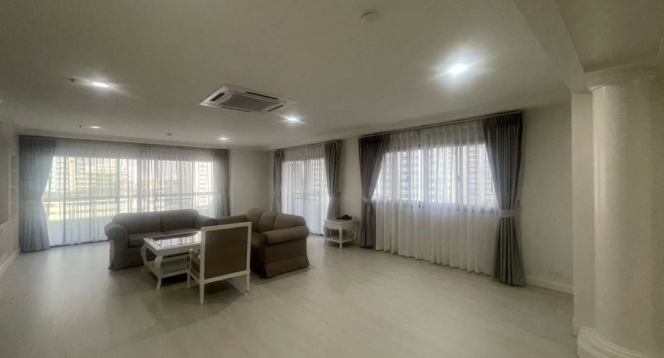 For rent 3 bedrooms apartment in Watthana, Bangkok