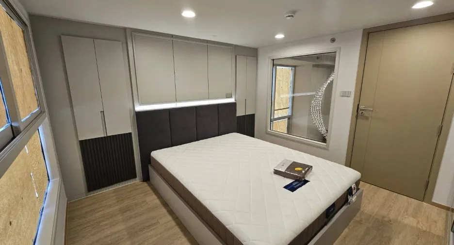 For rent 2 bedrooms condo in Bang Rak, Bangkok