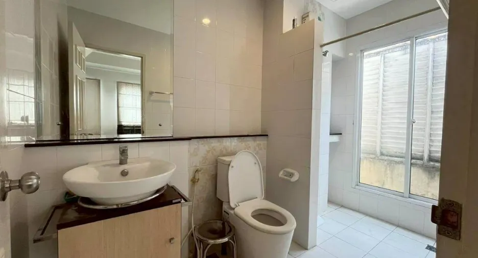 For rent 3 bedrooms house in Prawet, Bangkok