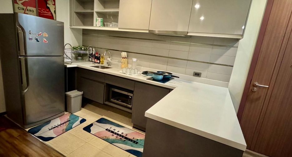 For rent 2 bedrooms condo in Khlong Toei, Bangkok